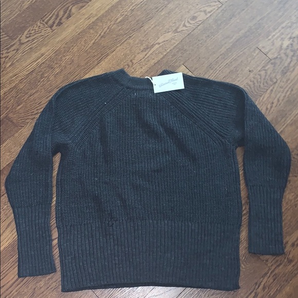 Universal Threads Sweater - Picture 2 of 2